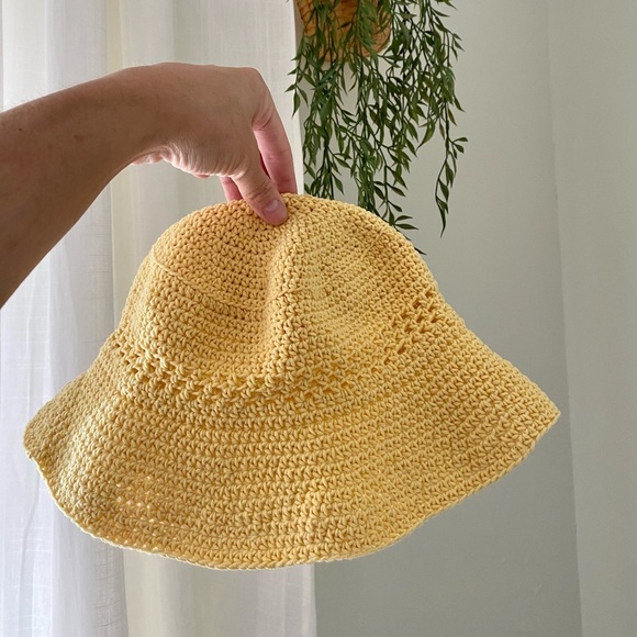 Handmade Crochet Bucket Hat - Picture 1 of 3